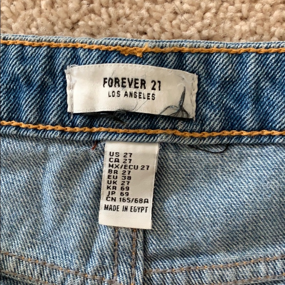 Denim shorts - Picture 3 of 4